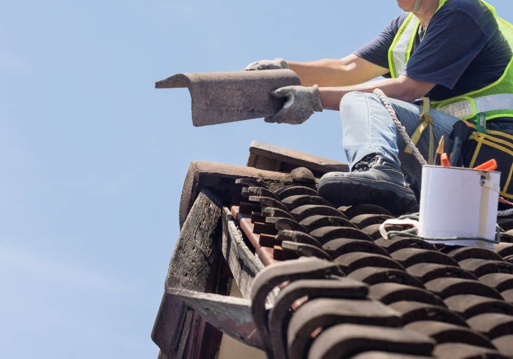 Why Ignoring the Warning Signs That You Need a Roof Repair 